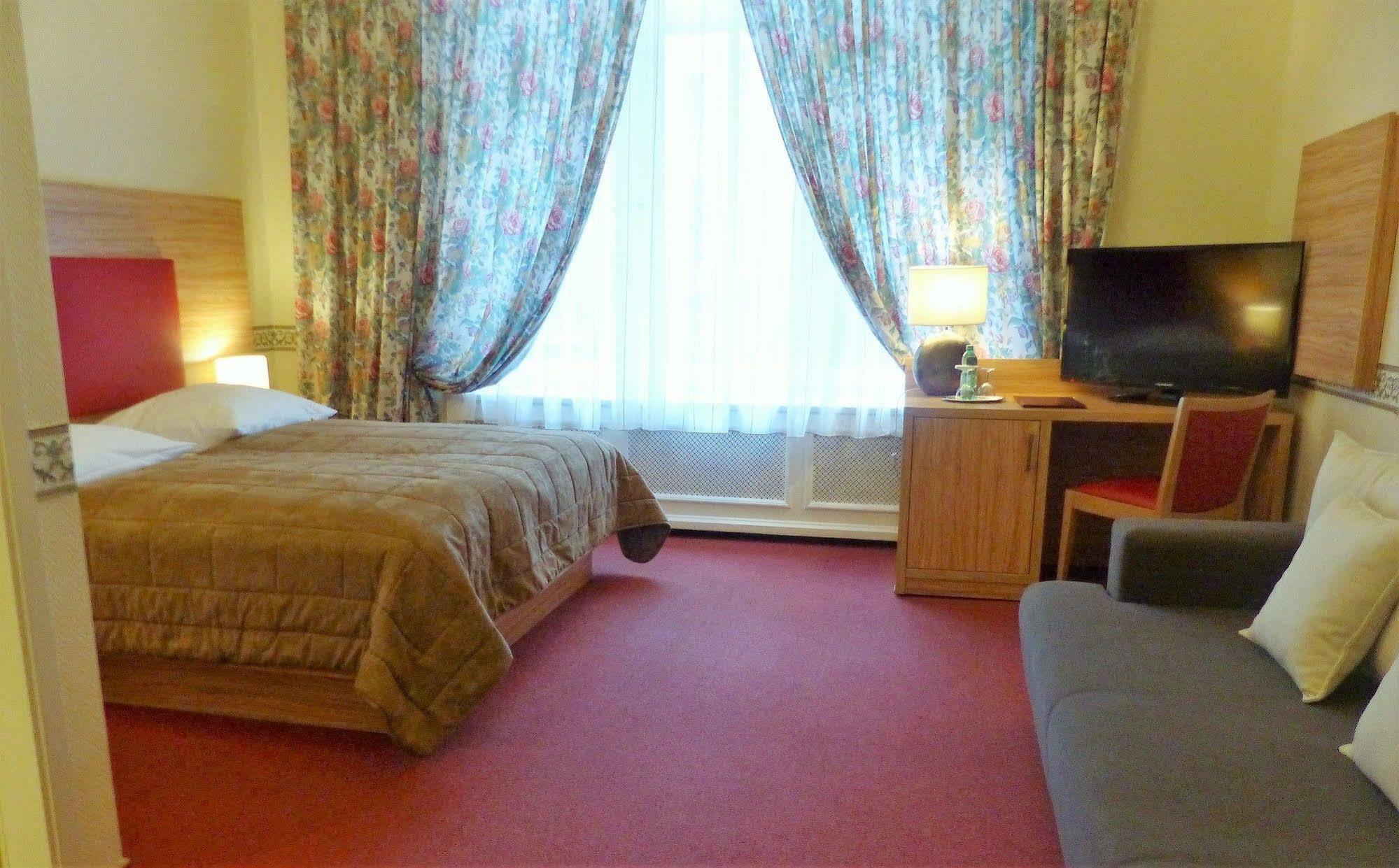 Hotel Pension Savoy Near Kurfuerstendamm Berlín Exteriér fotografie