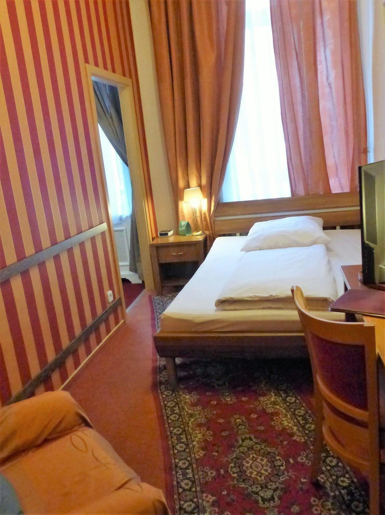 Hotel Pension Savoy Near Kurfuerstendamm Berlín Exteriér fotografie
